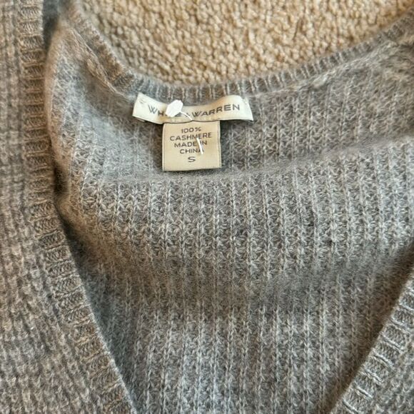White and Warren Small Cashmere v neck sweater - Picture 2 of 5